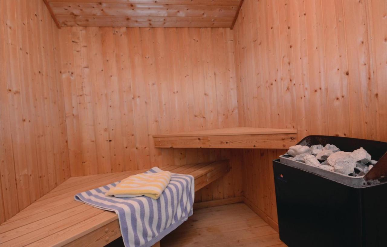 Kranich Ferienhaeuser Mit Innenpool Hohendorf  ภายนอก รูปภาพ