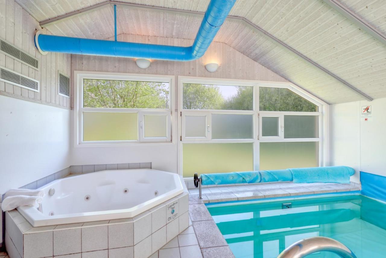 Kranich Ferienhaeuser Mit Innenpool Hohendorf  ภายนอก รูปภาพ