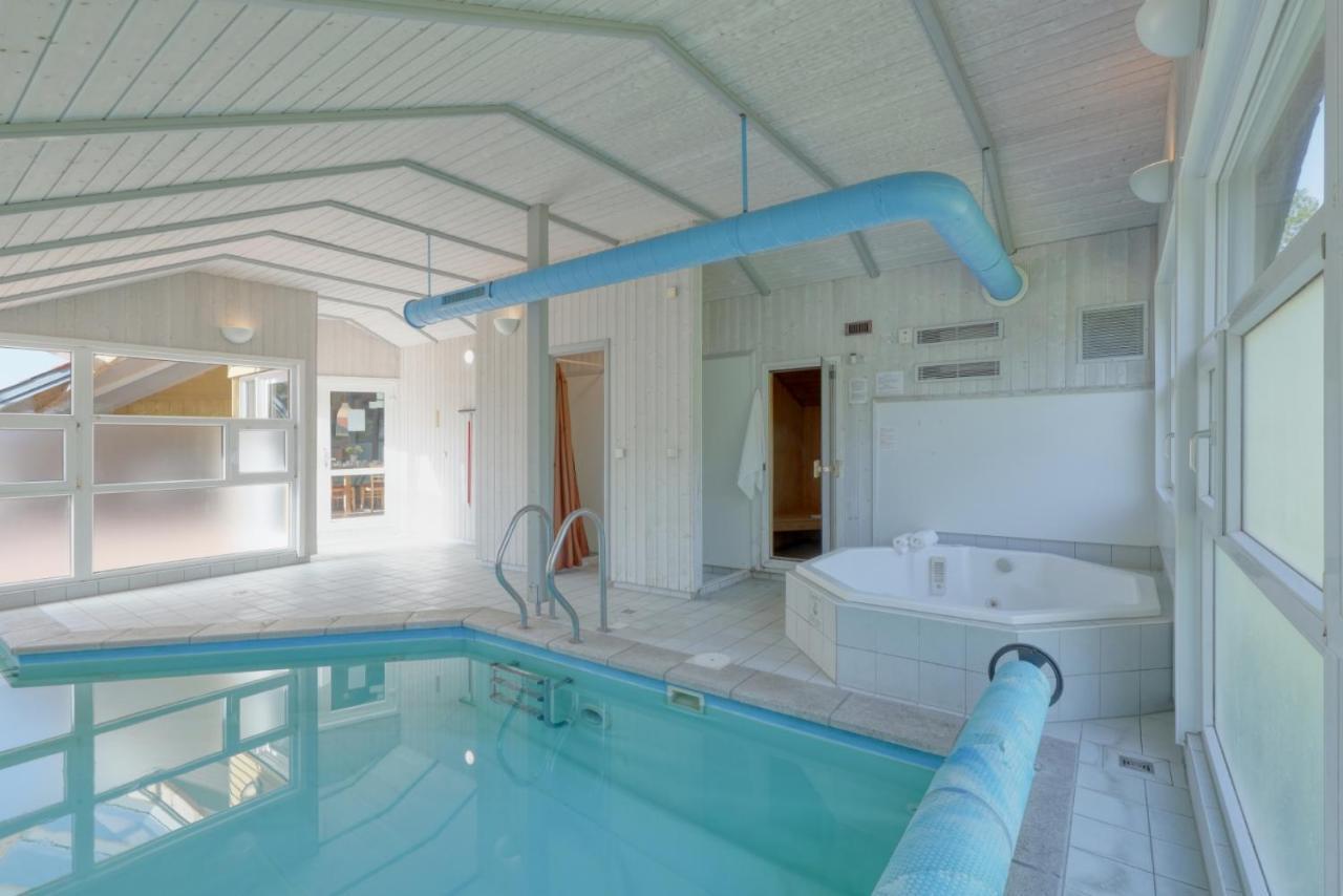 Kranich Ferienhaeuser Mit Innenpool Hohendorf  ภายนอก รูปภาพ