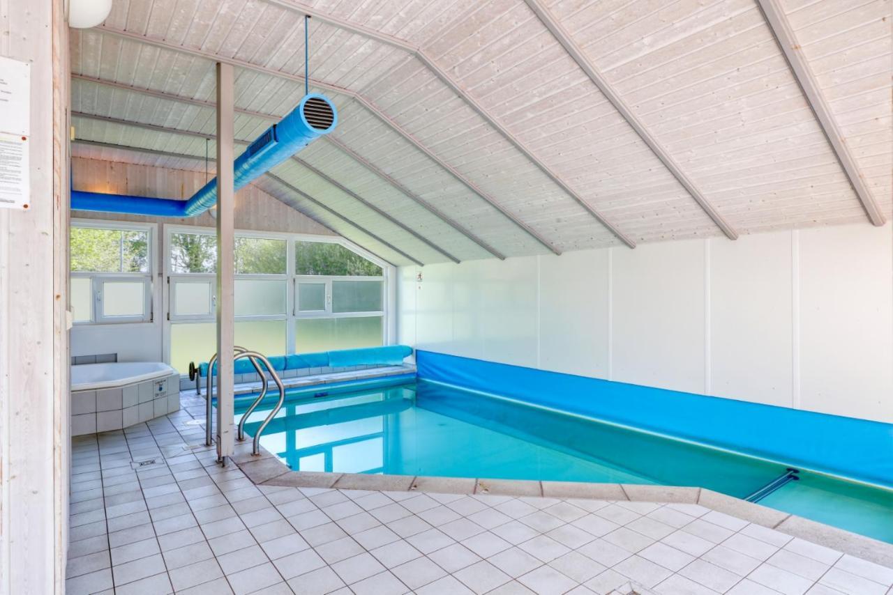 Kranich Ferienhaeuser Mit Innenpool Hohendorf  ภายนอก รูปภาพ