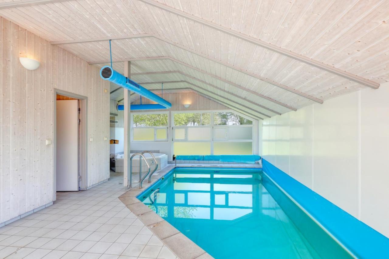 Kranich Ferienhaeuser Mit Innenpool Hohendorf  ภายนอก รูปภาพ
